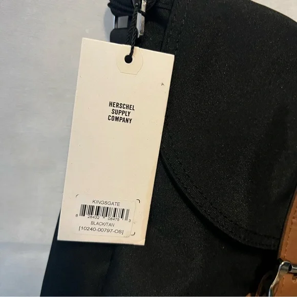 NWT Herschel Supply Company Kingsgate Messenger Bag with Adjustable Strap - Picture 5 of 9